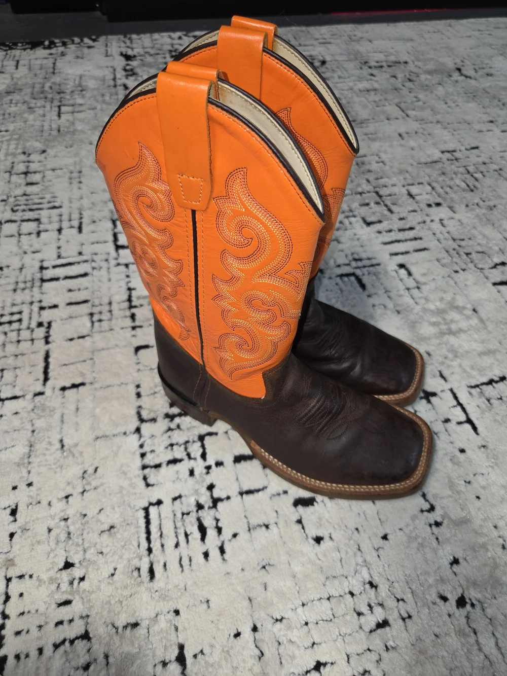Old West Cowboy Boots Youth  Size 4.0-D Unisex Orange and brown